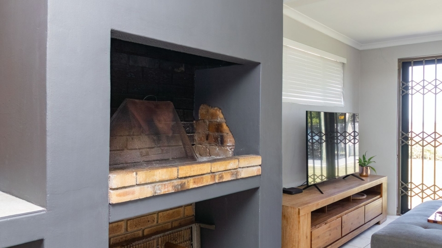 4 Bedroom Property for Sale in Sandbaai Western Cape